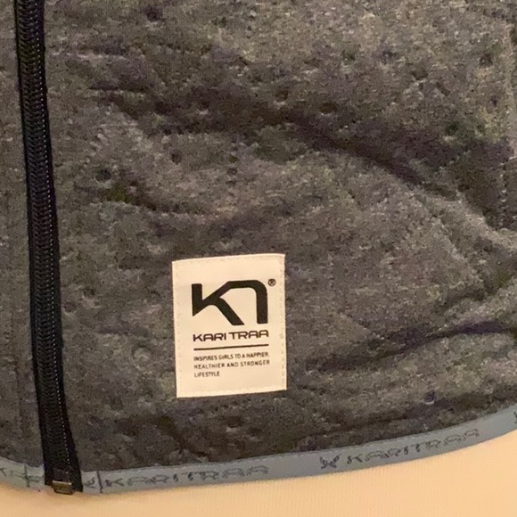 Kari Traa Emma Hybrid Midlayer Jkt - Nava (Blue/Navy) - Picture 9 of 14